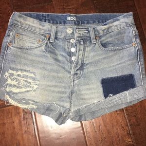 BDG distressed shorts. SIZE 24!